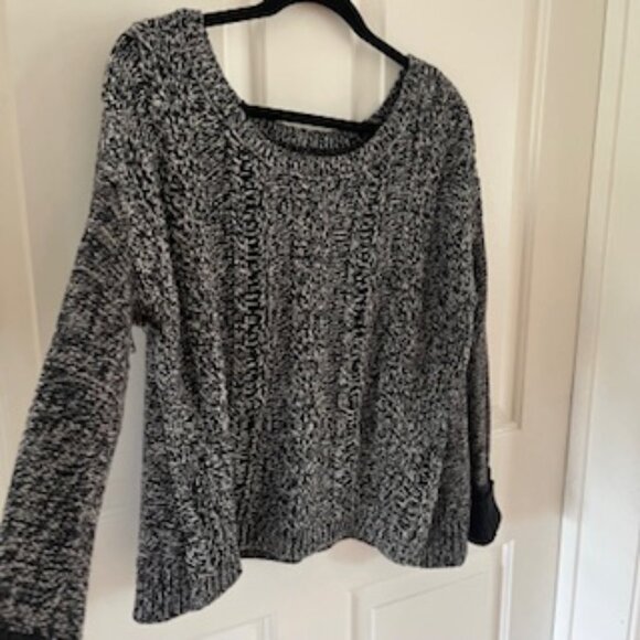 American Eagle Marled Cable Knit Sweater - Large - Picture 3 of 9